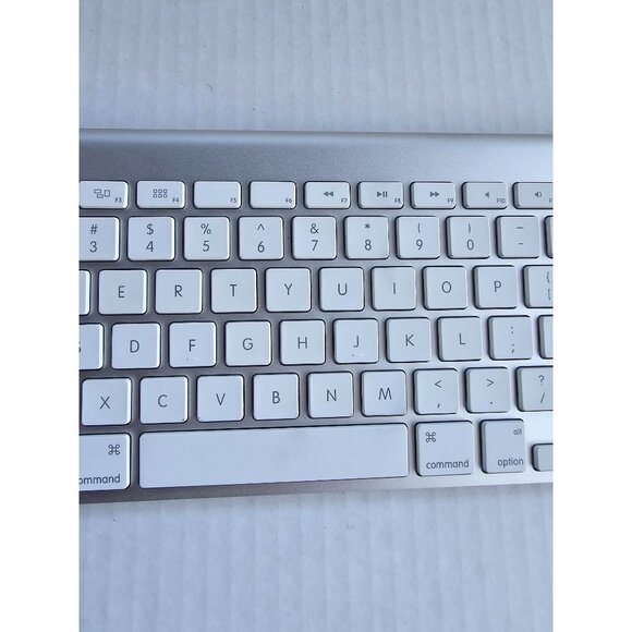 Apple Mac Key board Keyboard Model A1314 - Picture 3 of 10